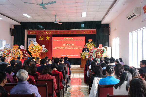 z7418569204668 8e0af73a6d5f7950383d1b573993afef