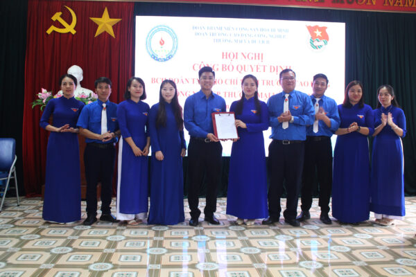 Hội nghị công bố quyết định Ban chấp hành đoàn Thanh niên cộng sản Hồ Chí Minh trường Cao đẳng Công nghiệp, Thương mại và Du lịch 2 1