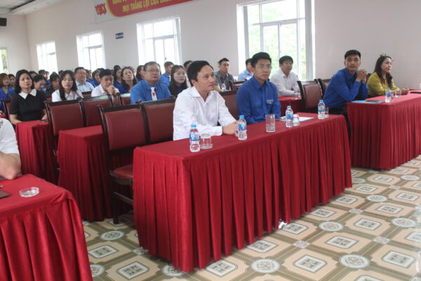 Hội nghị công bố quyết định Ban chấp hành đoàn Thanh niên cộng sản Hồ Chí Minh trường Cao đẳng Công nghiệp, Thương mại và Du lịch IMG 5341 1