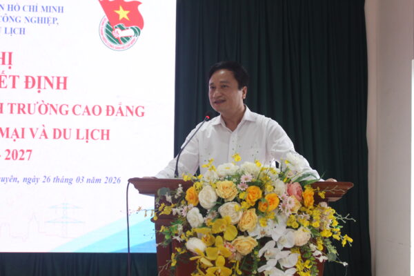 Hội nghị công bố quyết định Ban chấp hành đoàn Thanh niên cộng sản Hồ Chí Minh trường Cao đẳng Công nghiệp, Thương mại và Du lịch IMG 5434