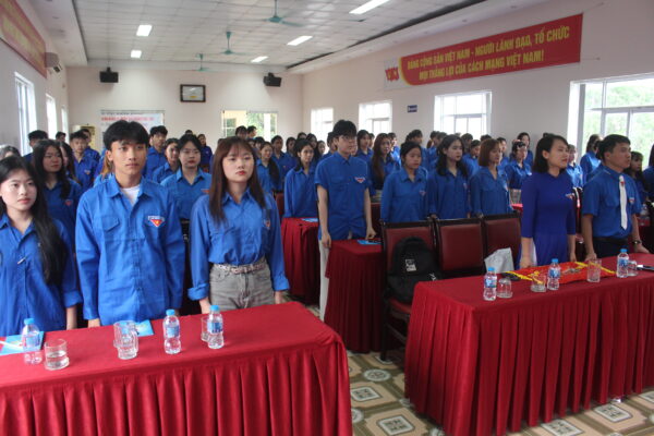 Hội nghị công bố quyết định Ban chấp hành đoàn Thanh niên cộng sản Hồ Chí Minh trường Cao đẳng Công nghiệp, Thương mại và Du lịch IMG 5446