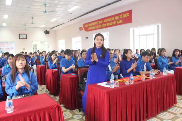 Hội nghị công bố quyết định Ban chấp hành đoàn Thanh niên cộng sản Hồ Chí Minh trường Cao đẳng Công nghiệp, Thương mại và Du lịch IMG 5461