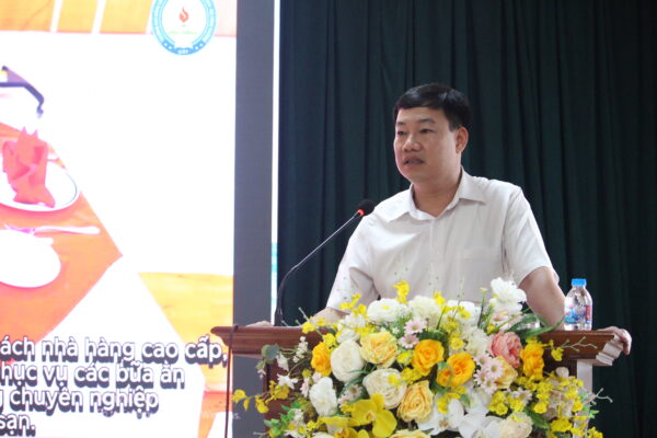 Đoàn công tác Trường Phổ thông dân tộc nội trú Hòa An – Cao Bằng tham quan, trải nghiệm hướng nghiệp tại nhà trường IMG 5628