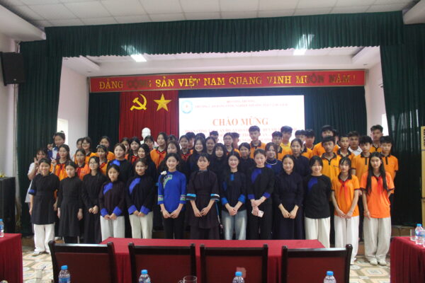 Đoàn công tác Trường Phổ thông dân tộc nội trú Hòa An – Cao Bằng tham quan, trải nghiệm hướng nghiệp tại nhà trường IMG 5659