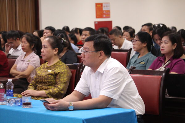 ĐẢNG ỦY TRƯỜNG CAO ĐẲNG CÔNG NGHIỆP, THƯƠNG MẠI VÀ DU LỊCH THAM DỰ HỘI NGHỊ TOÀN QUỐC NGHIÊN CỨU, HỌC TẬP, QUÁN TRIỆT VÀ TRIỂN KHAI THỰC HIỆN CÁC NGHỊ QUYẾT, CHỈ THỊ CỦA BỘ CHÍNH TRỊ IMG 9239