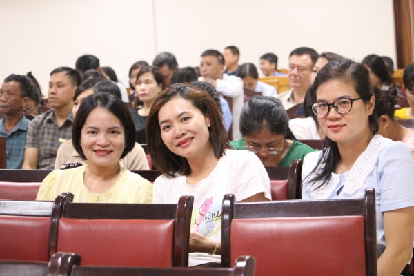 ĐẢNG ỦY TRƯỜNG CAO ĐẲNG CÔNG NGHIỆP, THƯƠNG MẠI VÀ DU LỊCH THAM DỰ HỘI NGHỊ TOÀN QUỐC NGHIÊN CỨU, HỌC TẬP, QUÁN TRIỆT VÀ TRIỂN KHAI THỰC HIỆN CÁC NGHỊ QUYẾT, CHỈ THỊ CỦA BỘ CHÍNH TRỊ IMG 9245