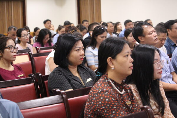 ĐẢNG ỦY TRƯỜNG CAO ĐẲNG CÔNG NGHIỆP, THƯƠNG MẠI VÀ DU LỊCH THAM DỰ HỘI NGHỊ TOÀN QUỐC NGHIÊN CỨU, HỌC TẬP, QUÁN TRIỆT VÀ TRIỂN KHAI THỰC HIỆN CÁC NGHỊ QUYẾT, CHỈ THỊ CỦA BỘ CHÍNH TRỊ IMG 9254